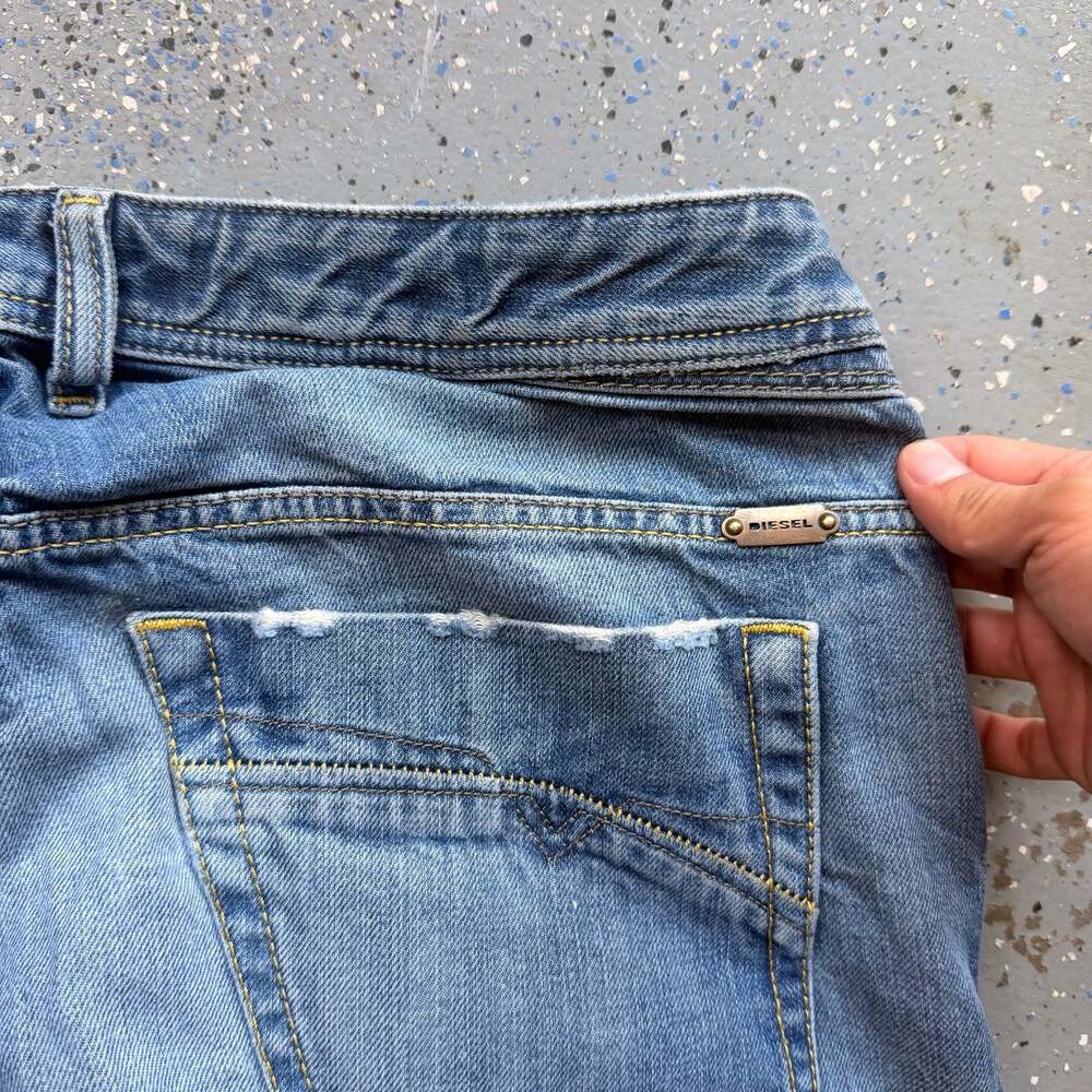 Vintage 90s Y2K Diesel Industry Wash Faded Italy Jeans pants Women's W31 L32 Siz - Picture 6 of 8